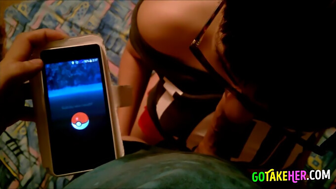 Pokemon-Themen-Blowjob Mit Einem Amateurteen