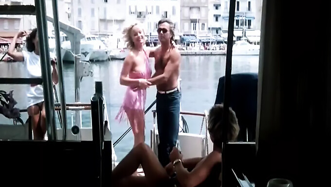 Film Porno Prancis Retro: Momen Terpanas Dari St. Tropez